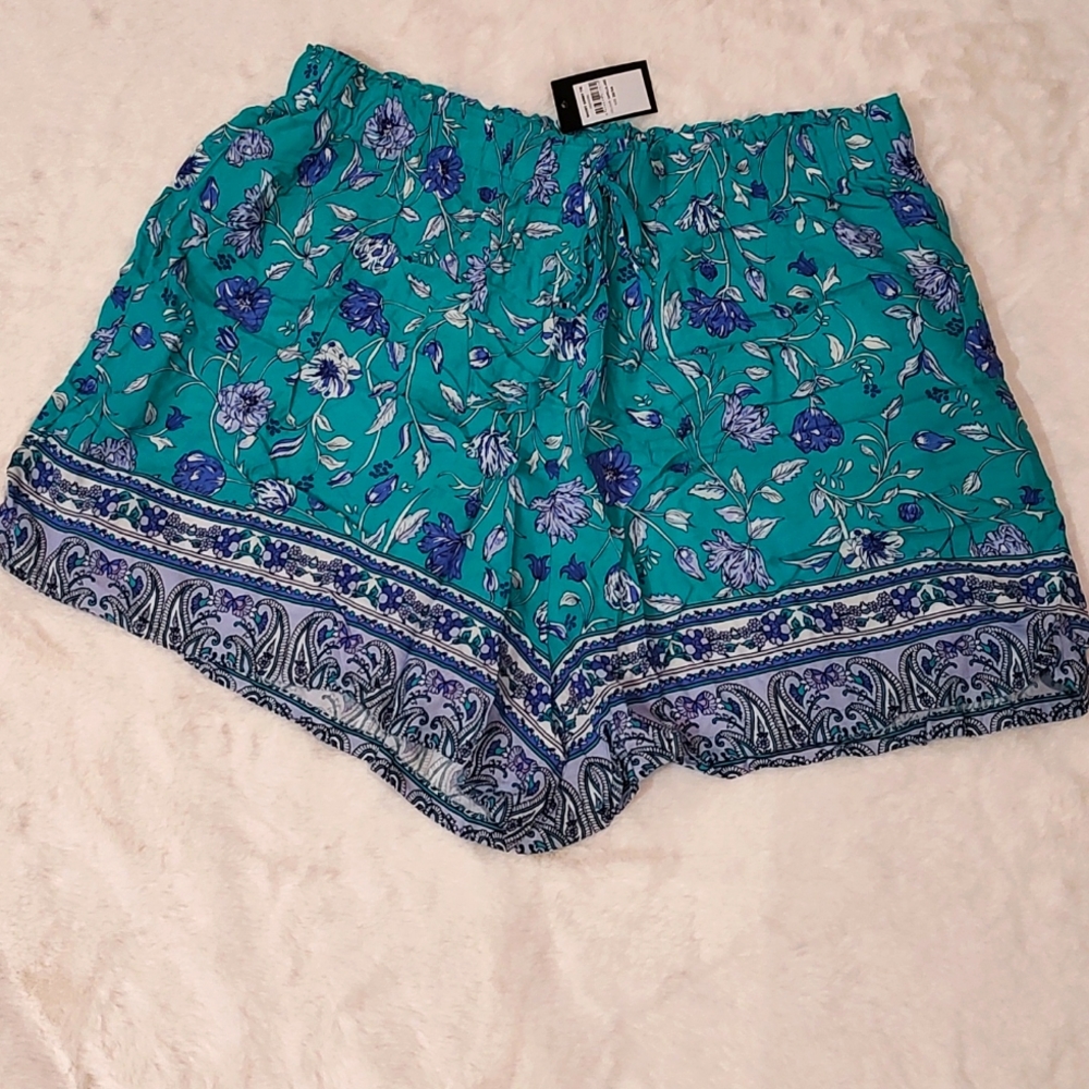 Brand new "Avenue multi-color green, size 22/24